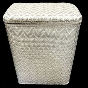 Vintage  off white wicker hinged padded lid laundry / clothes ham…